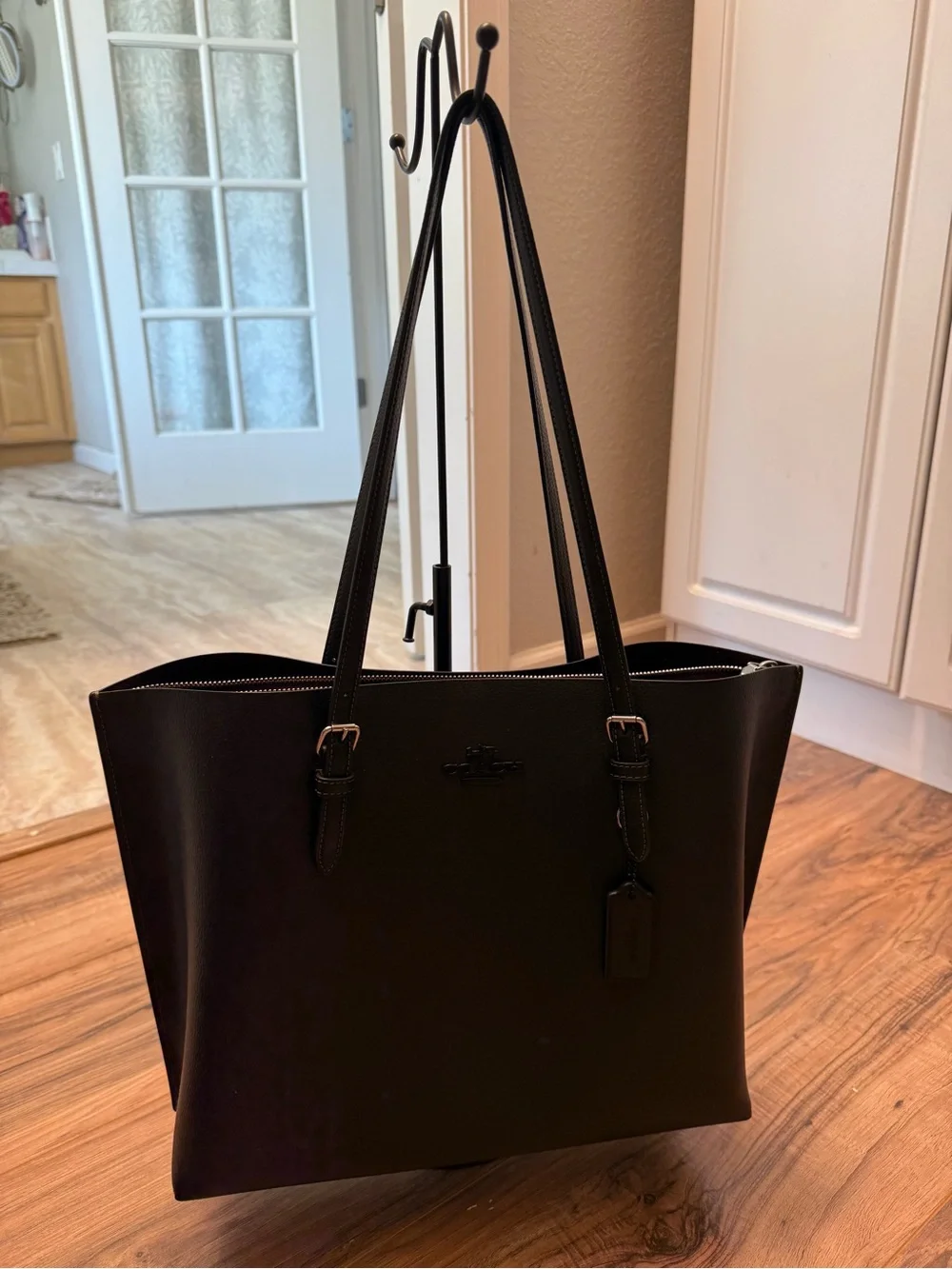 Coach Classic Black Leather Tote Bag - Sleek Everyday Carry